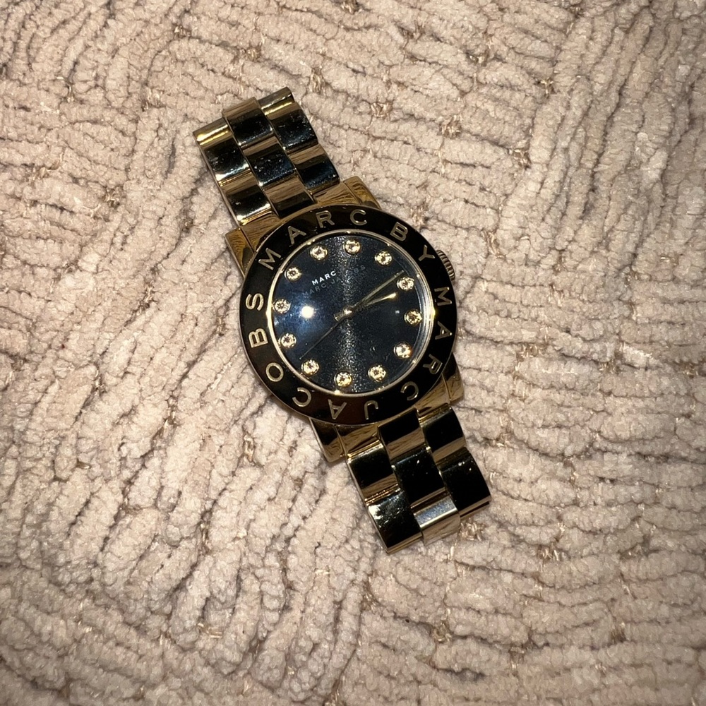 Marc jacobs black face watch